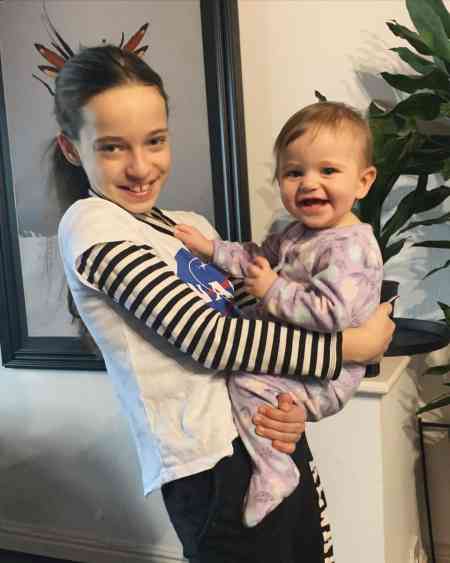 The children of Monami Frost